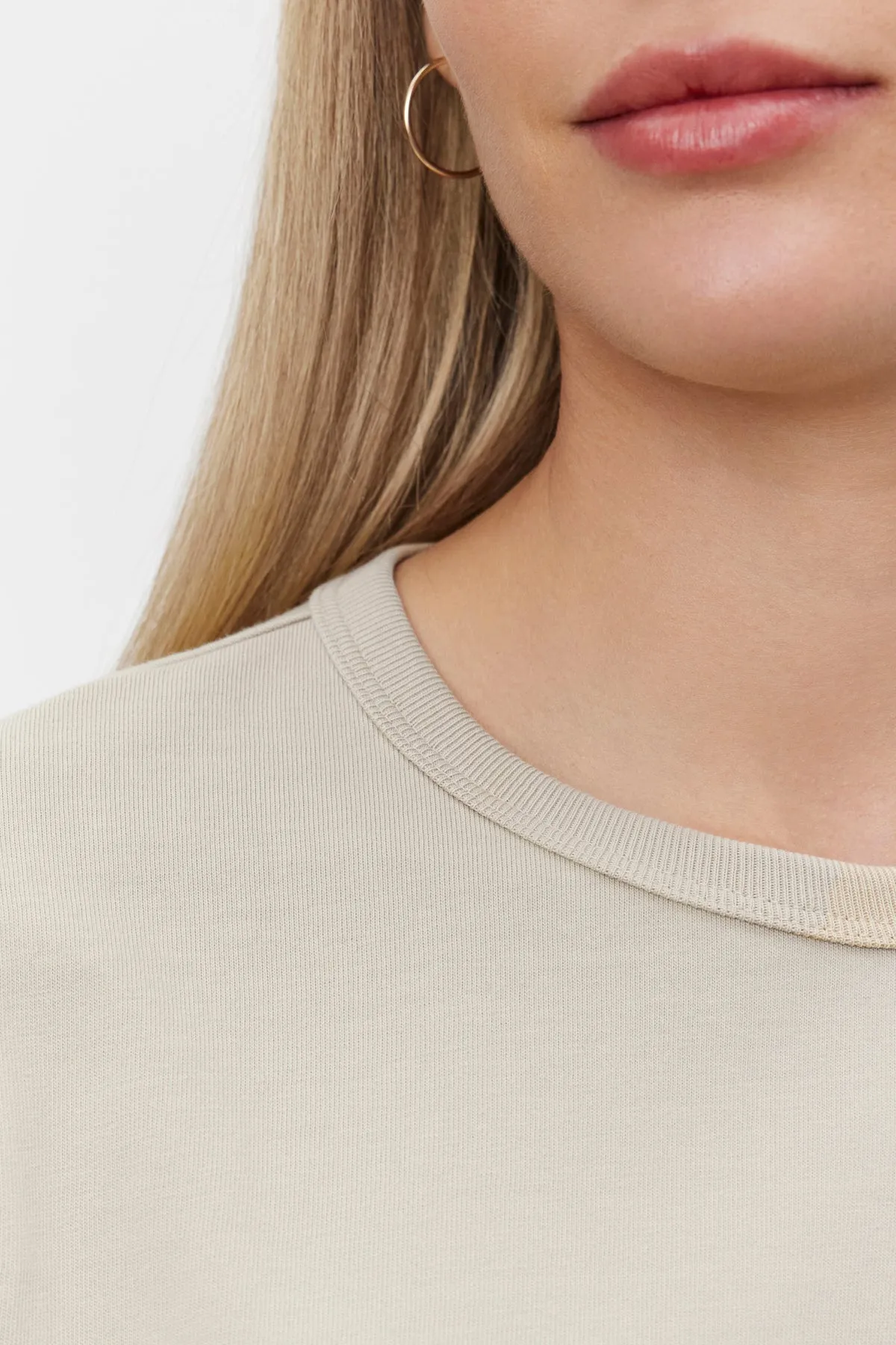 LEIGH TEE