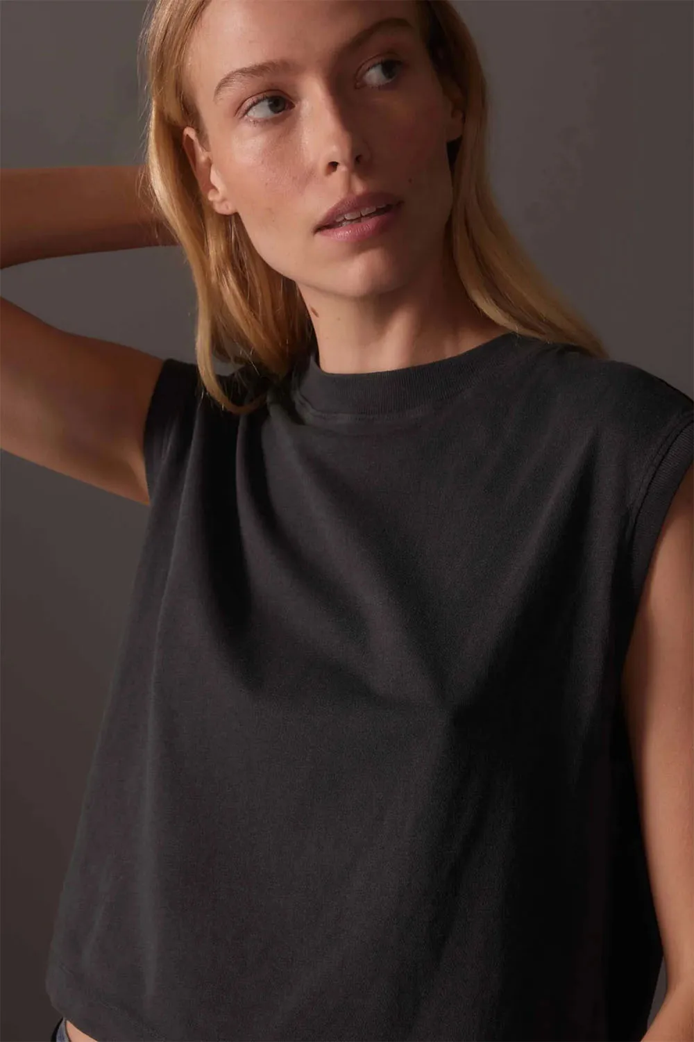 RELAXED MUSCLE TEE