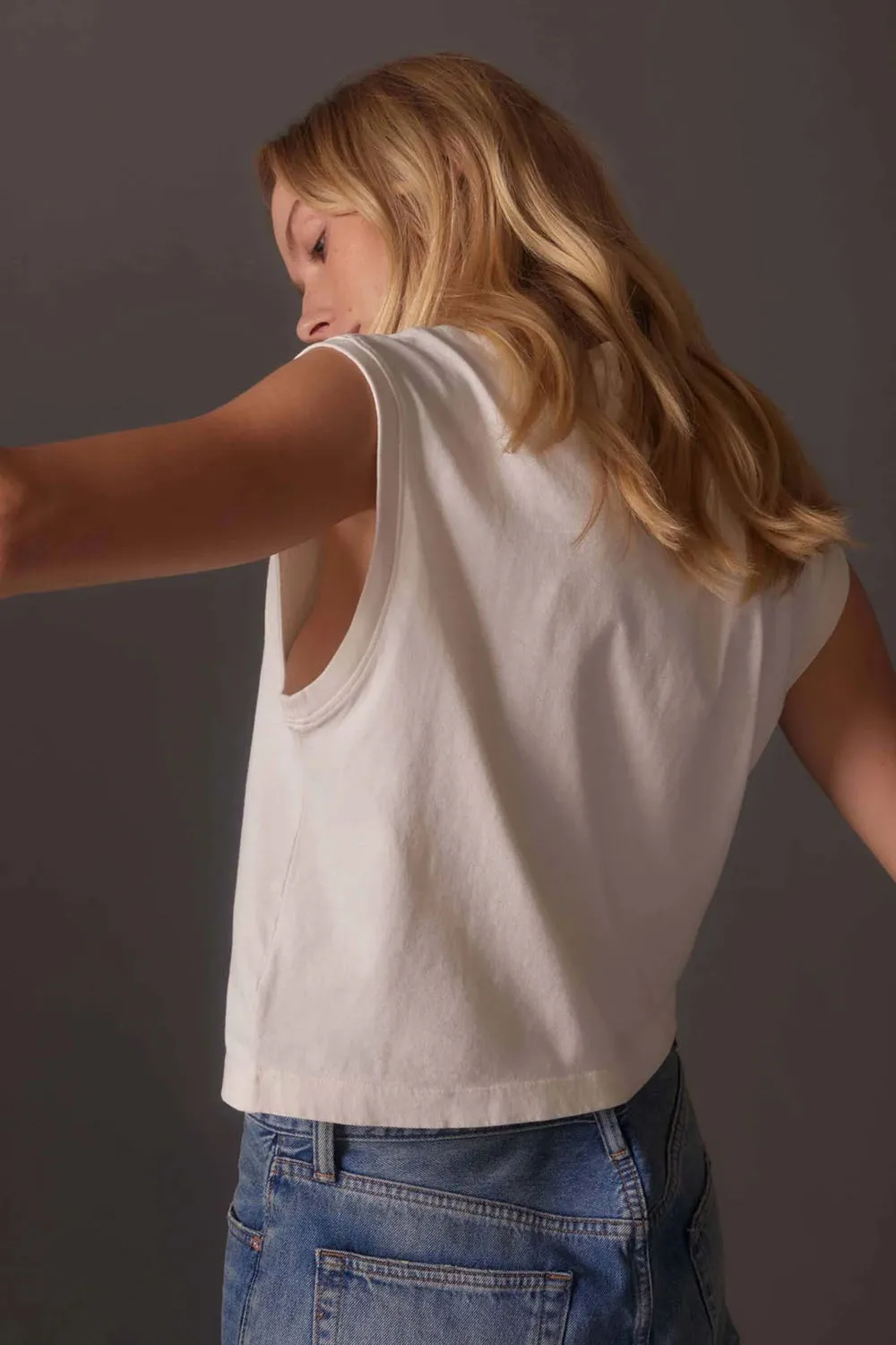 RELAXED MUSCLE TEE